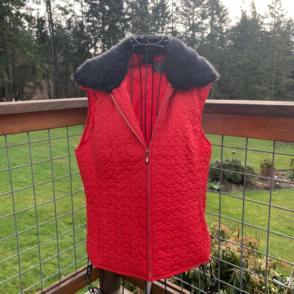 JPR Bag G AGE Red Quilted Vest with Removable  Faux Fur Collar